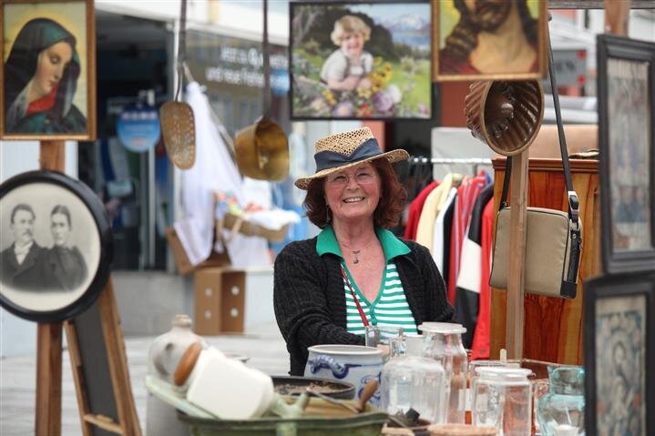 Flohmarkt - Antik- und Raritäten
