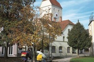 Sebastiani-Vorstadt mit Burghauser Tor Sebastiani-Vorstadt mit Burghauser Tor