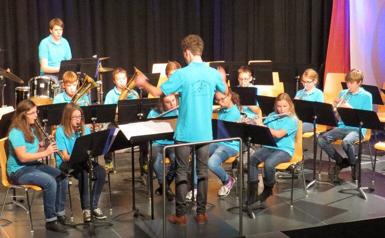 Jugend spielt für Jugend