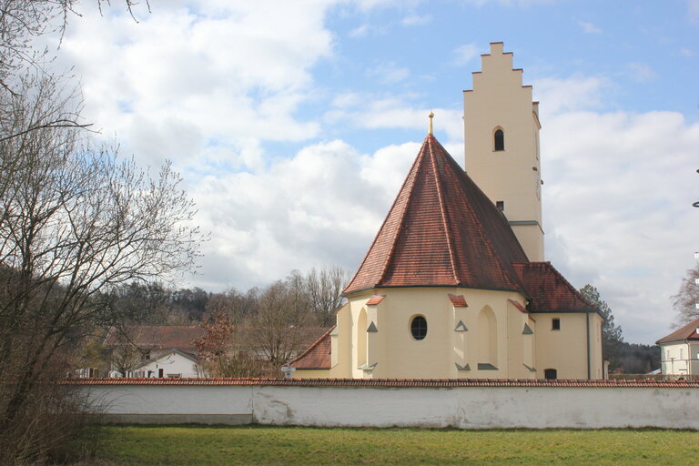 Alzgern Kirche