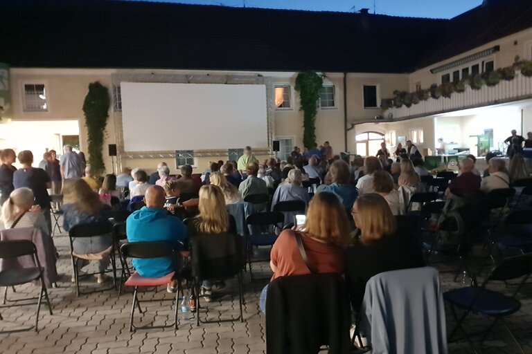 Open Air Kino "Zwei zu Eins"