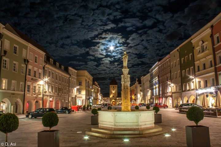 21_Vollmondabend_Stadtplatz__Klein_.jpg